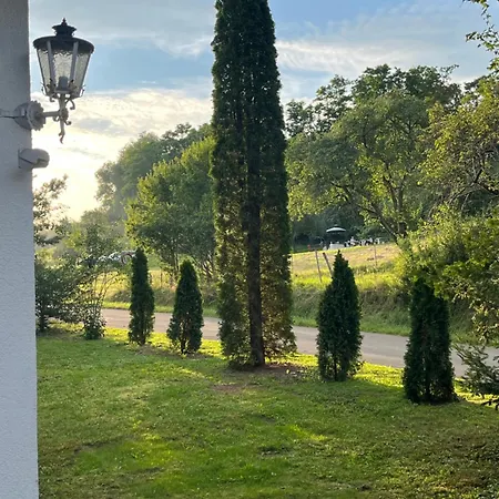 Landhaus-villa Auf Dem Berg Vakantiehuis